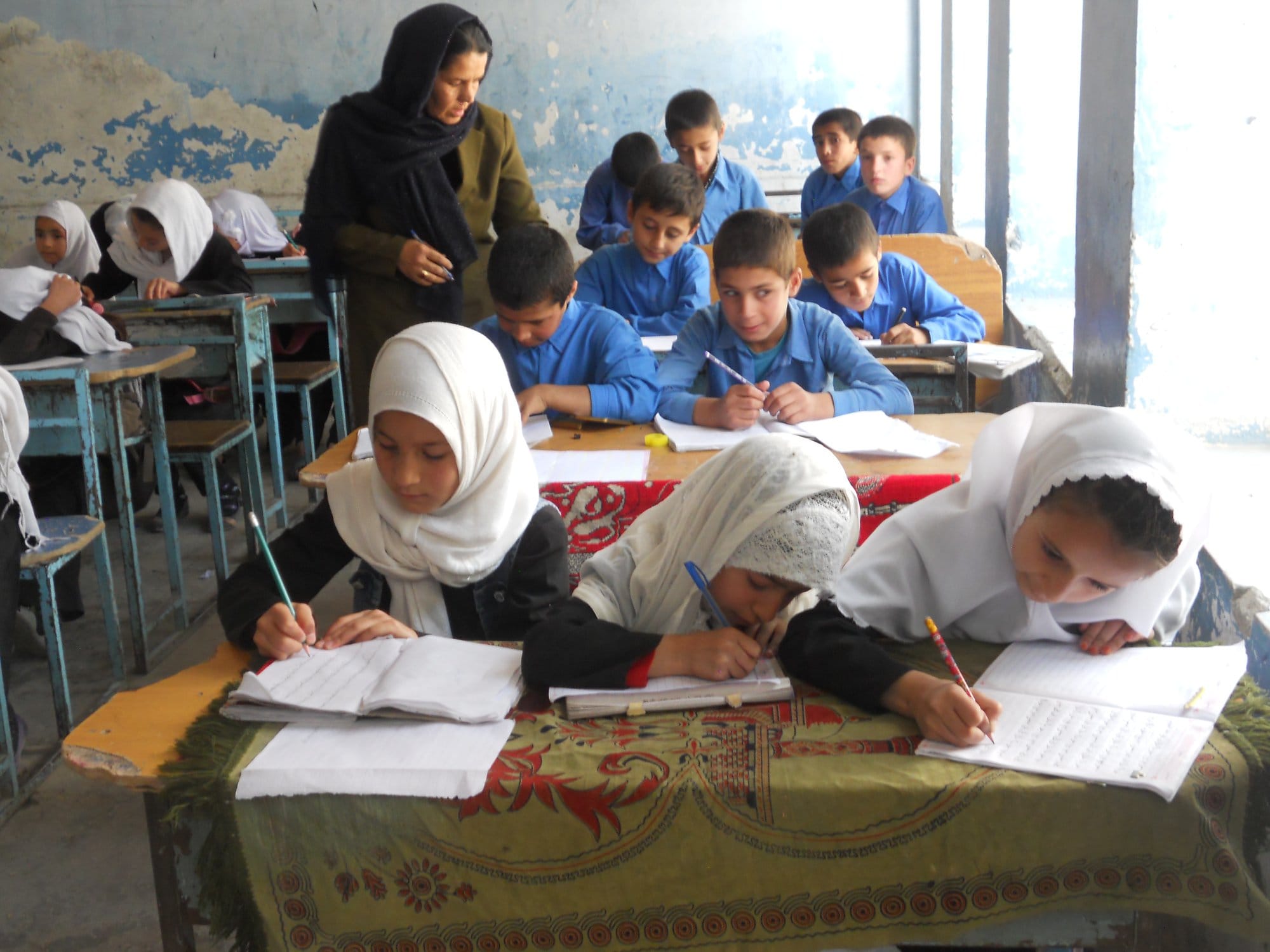 Image of a classroom in Afghanistan from Afghan Literacy Foundation